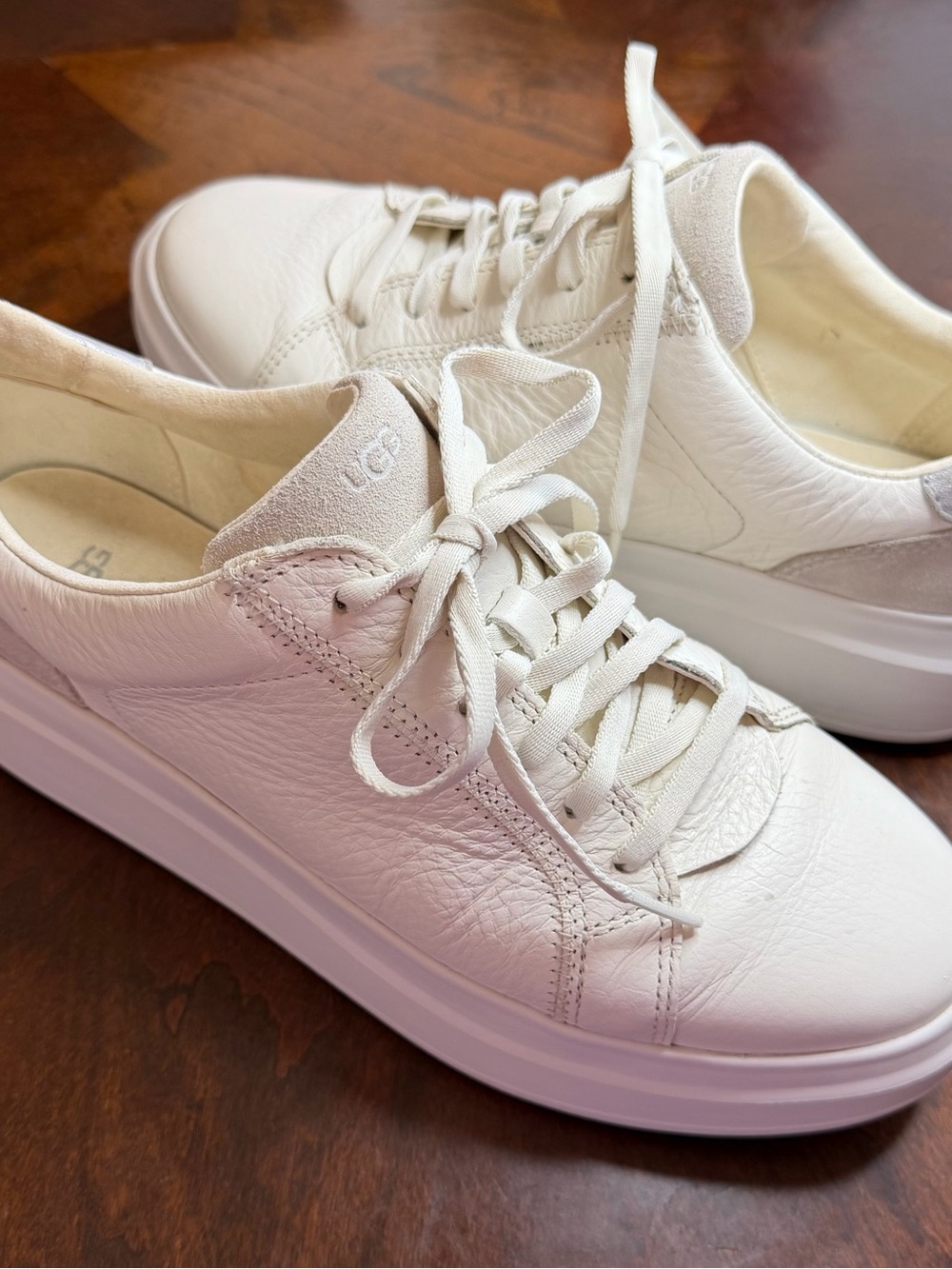 UGG White Leather Platform Lace-Up Sneakers
Women’s Size 9